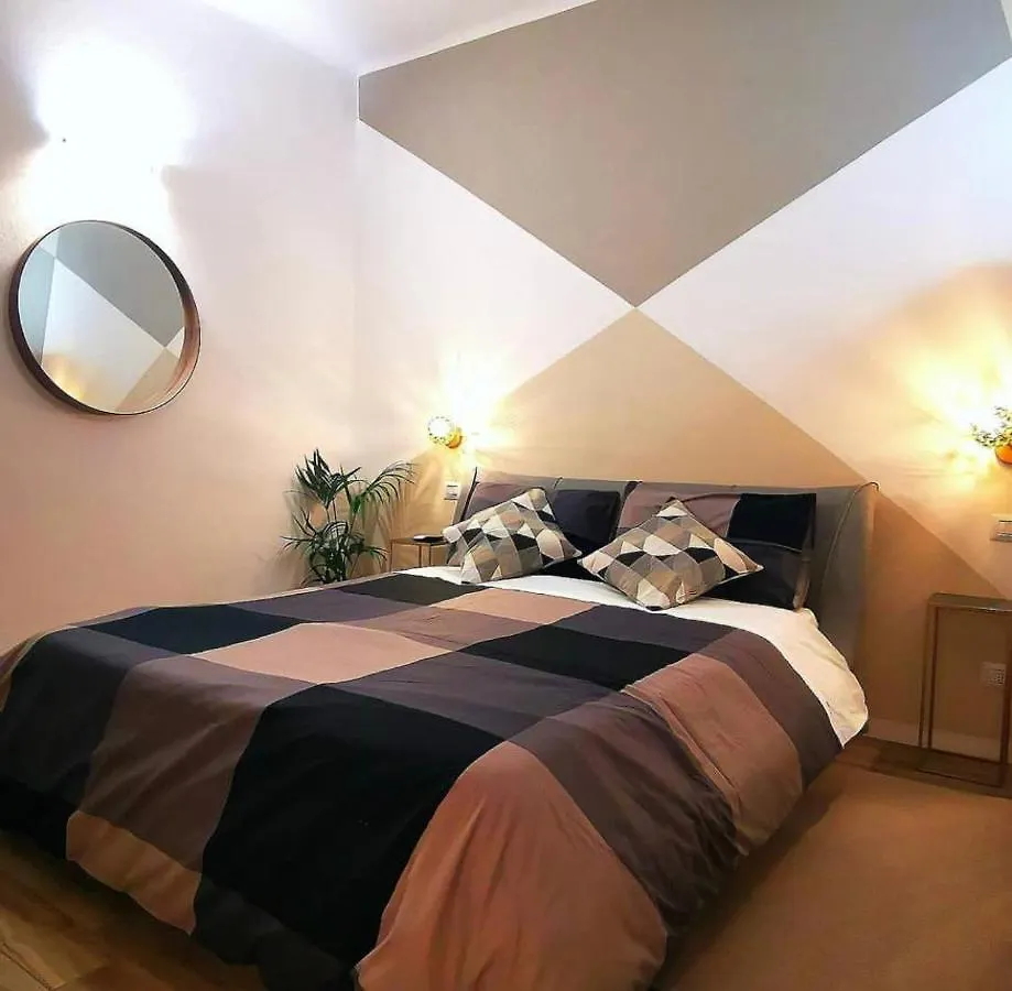 5 Terre Cozy Apartments ラ・スペツィア 0*,  イタリア
